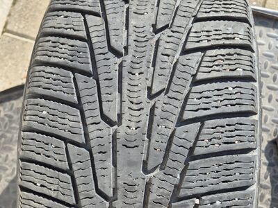 245/45R18 rehv Nokian