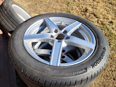 Valuveljed suverehvidega 225/50R17 (Mercedes-Benz)
