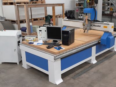 CNC Freespink puidule, mööbliplaadile.