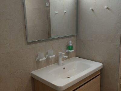 LED valgustiga peegel