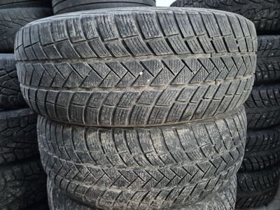 235/60R18