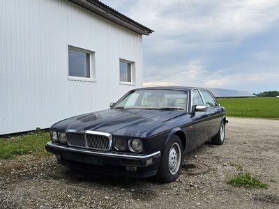 Jaguar Daimler Double Six 6.0 v12