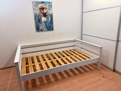 120*200cm täispuidust voodirasm