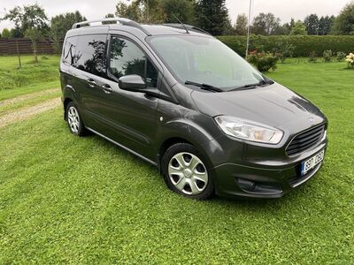 Müüa FORD Tourneo Courier