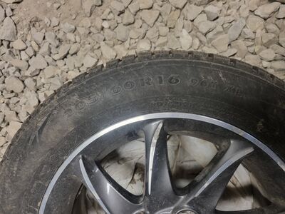 Toyota veljed koos rehvidega
