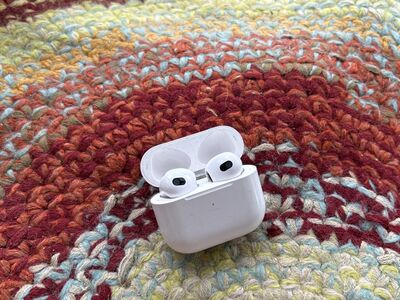 AirPods