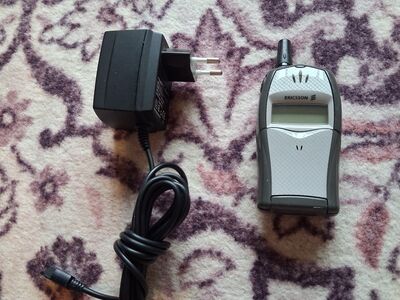 Nostalgiline ja haruldane Ericsson T28s (laadijaga