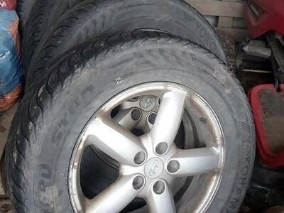 Hyundai kasutatud valuveljed koos rehvidega
