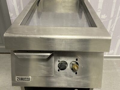 Võimas gaasil plaatgrill Zanussi 10kW 40x90x90cm