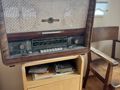 Vintage NSVL lampraadio-radiola koos plaadimängija