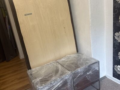Две прикроватные тумбочки из мангового дерева + 2 барха