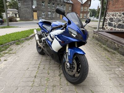 Yamaha R1