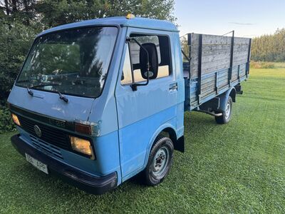 VW LT28 2.4B 66kw 1990a
