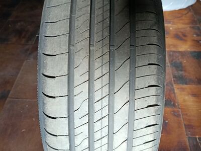 Suverehvid Goodyear 205/50 R17