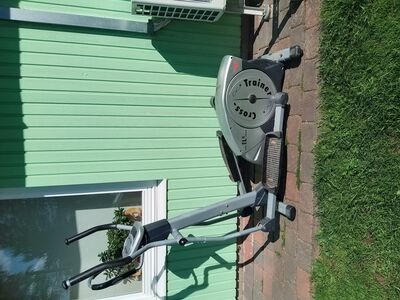 Elliptiline trenažöör CHRISTOPEIT EL 8