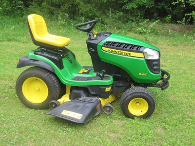 Садовый трактор John Deere X166