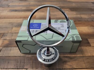 Mercedes-Benz must märk/embleem kapotile