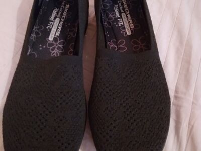 Skechers  jalatsid nr 40,stm 27 cm.