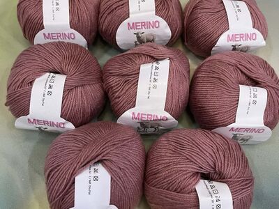 Meriinovillane lõng - 8 kera. Kokku 400 g