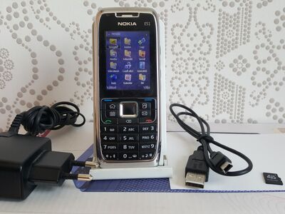 Nokia E51, laadija, USB kaabel, 2GB mälukaart