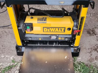 Dewalt paksusmasin