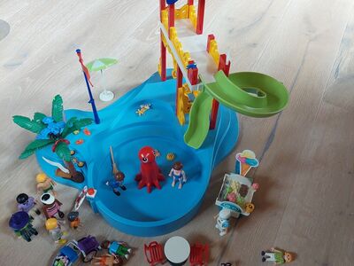 Laste mängumaja basseiniga (playmobile)