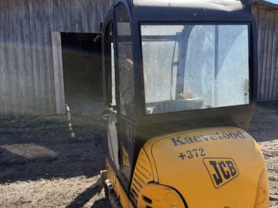 Miniekskavaator JCB 8015
