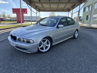 BMW 525