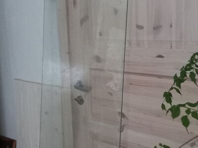 Köögi tööpinna tagasein karastatud klaas