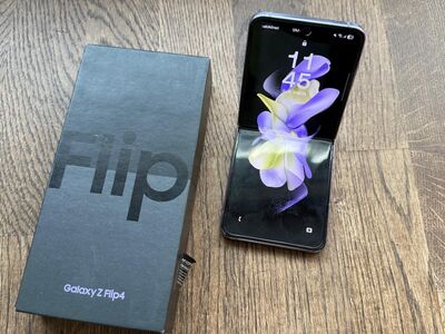 Samsung Galaxy Z Flip 4