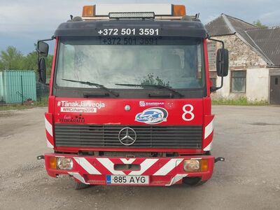 Mercedes Benz 817