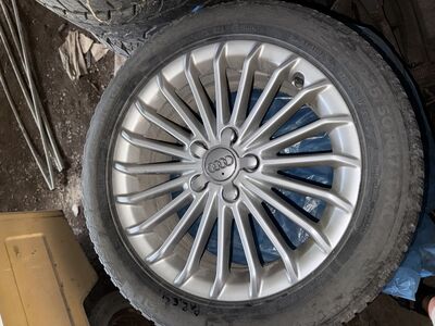 Müüa 4xAudi 17 tollised veljed koos naastrehvidega
