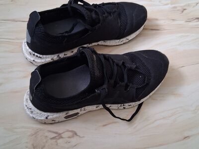 Spordijalatsid Asics