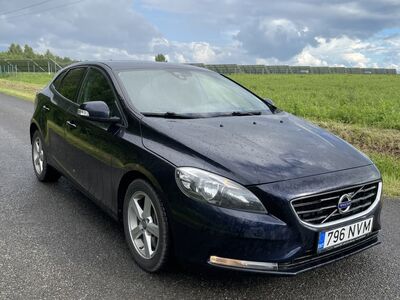 Вольво V40 D2