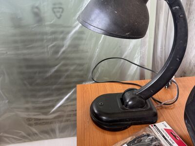 Bakeliidist laualamp ja teised retro valgustid