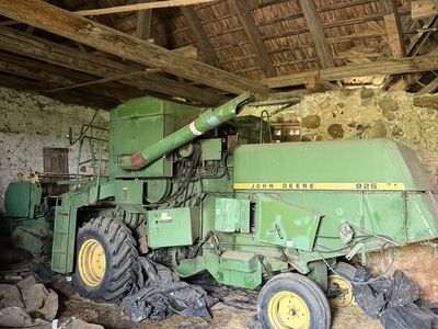 John Deere 925 kombain