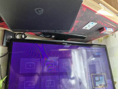 Teler samsung UE32J4100AW
