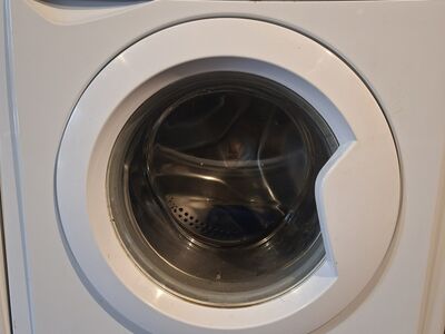 Pesumasin indesit 6 kg