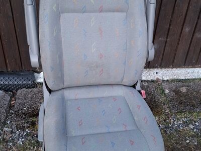 Volkswagen T5  ja VW T4 käetugedega iste