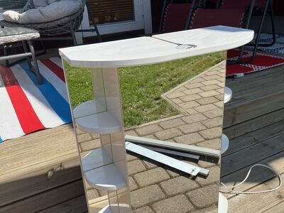 Peegelkapp valgustusega, niiskuskindel