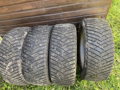 215/55/17” Goodyear naastrehvid