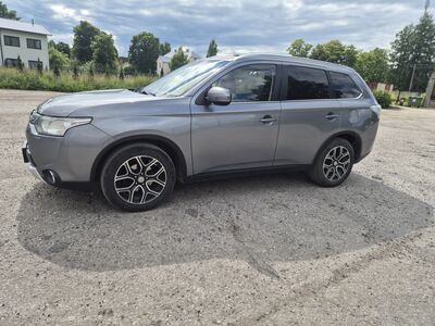 Mitsubishi outlander 2.3 110kw 7-kohta.
