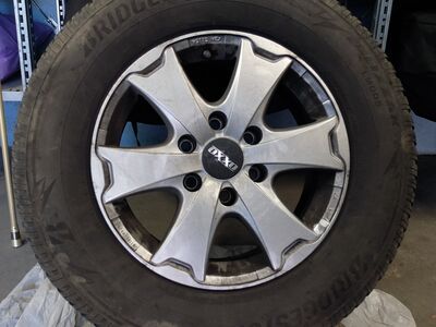 Talverataste komplekt Bridgestone Blizzak + Oxxo