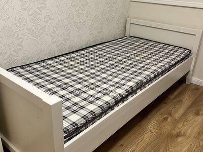 Voodi madratsiga 90x200