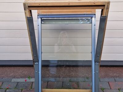 Kasutatud Velux katuseaken 66 * 118 cm