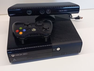 Xbox 360 E 500GB + kinect + 35 mängu