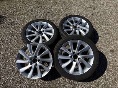 Volvo 17 tolli originaal valuveljed
