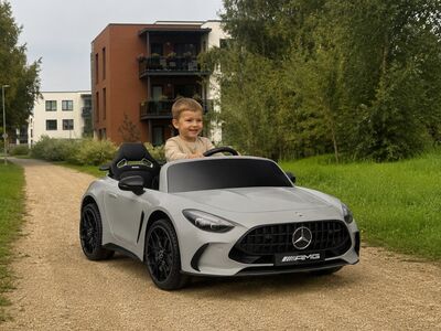 Kahekohaline elektriauto Mercedes-Benz GT63