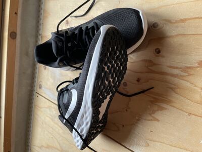 Nike jooksujalatsid