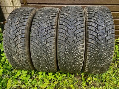 215/65/17” Nokian шипованные шины